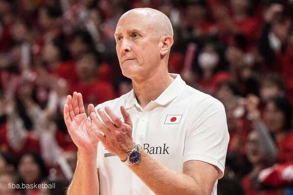 男子日本代表ホーバスHC、突然の契約終了「私の旅が終わりを迎えたことをご報告いたします」|au Webポータル