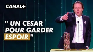 Bastien Bouillon reçoit le César du meilleur espoir masculin- César 2023 - CANAL+