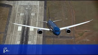 Boeing Vietnam Airlines 787-9 Dreamliner Vertical Takeoff & Steep Turns 2015 Paris Air Show Prep