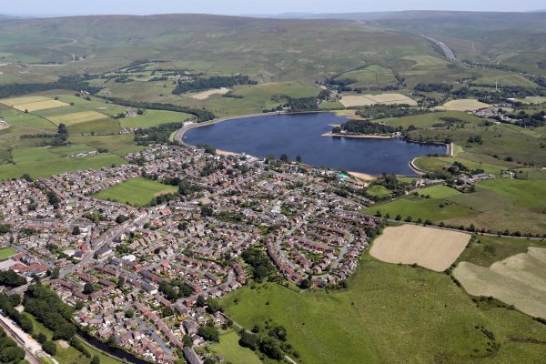 Plane crashes near lake at UK beauty spot as emergency services flood scene
