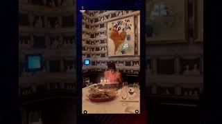 Bianca Censori, celebra cumpleaños en poca ropa