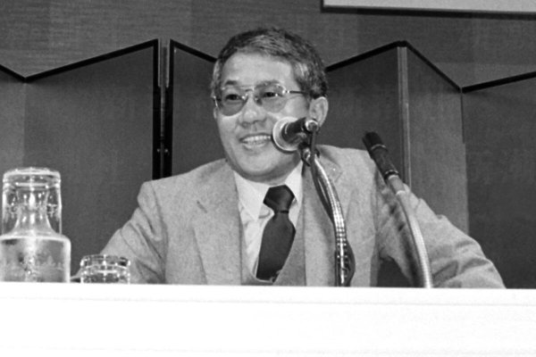 「ヘリでゴルフ場に着陸」「自分の原稿を読んで号泣」…84歳で死去「落合信彦」氏　ハチャメチャ伝説の真相（デイリー新潮） - Yahoo!ニュース