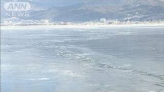 4年ぶりの「御神渡り」確認　長野・諏訪湖（12/02/04）