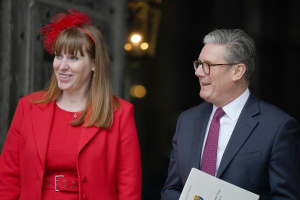 Angela Rayner leads Labour revolt against Keir Starmer on Mandelson files release