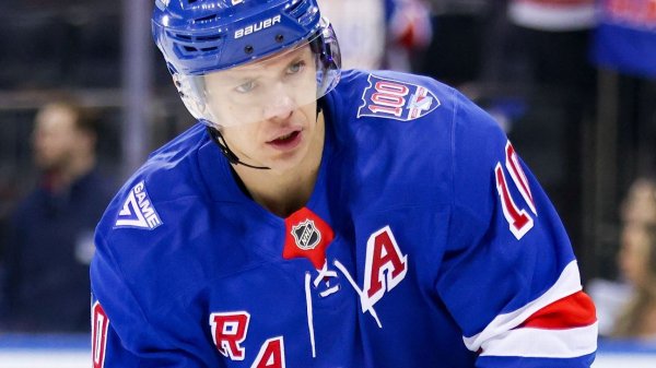 Sources: Kings trade for Rangers' Artemi Panarin, add extension