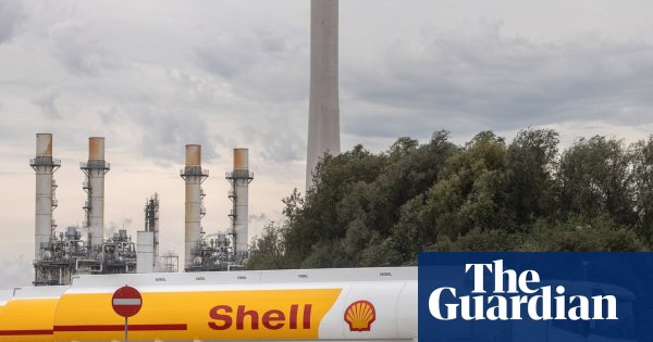 Shell increases multibillion-pound debt pile as it hands investors record payouts