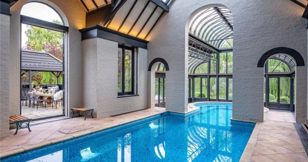 Acting and music legends' £15m mansions for sale in Oxfordshire