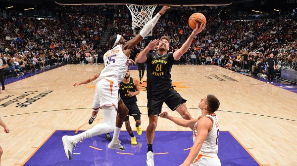 Pat Spencer Sets Career-Highs With 20 Points, Six 3-Pointers in Warriors’ Comeback Win Over Suns