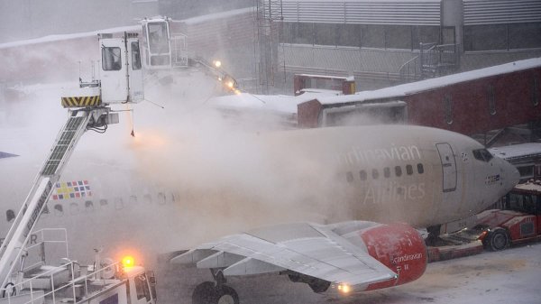 Berlin airport suspends flights due to winter weather: Your rights