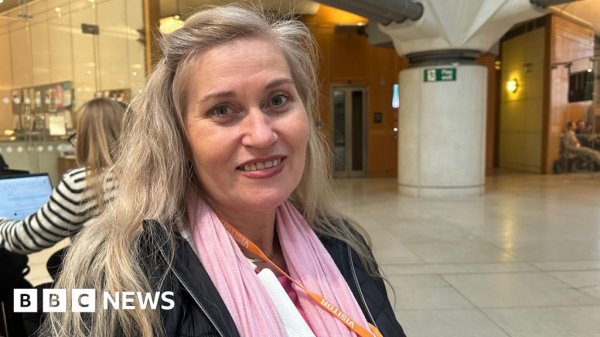 ’London bus driver who punched thief made me feel safe’