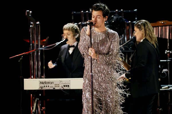 How To Get £20 Tickets For Harry Styles' One-Night-Only Concert In Manchester