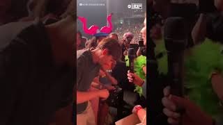 Harry Styles helps fan propose at concert