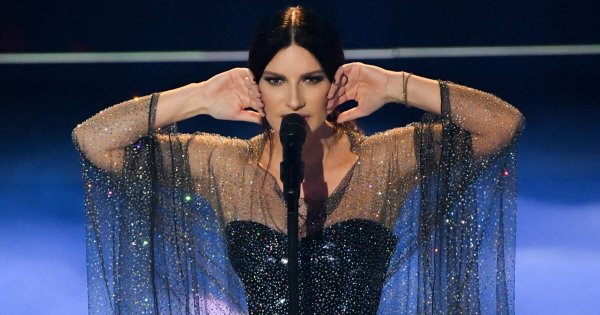 "La mia versione di Due Vite? L'ha amata anche Marco Mengoni e piace a tante persone, su 3mila commenti forse 500 sono negativi. Ma non immaginavo queste mazzate. Qui in Italia sono molto giudicata": parla Laura Pausini