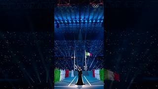 Laura Pausini 🎶 in Milan 🏟️🗻 Mountain choir 🎶 in Cortina.