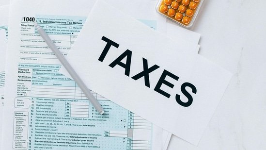2025 tax returns in US: When are taxes due and what happens if you miss the date?