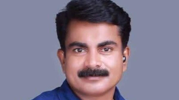 പതിനാറുകാരിയെ പീഡിപ്പിച്ചെന്ന പരാതിയിൽ മുൻ പോലീസ് ഉദ്യോഗസ്ഥനും മോട്ടിവേറ്ററുമായ ഫിലിപ്പ് മമ്പാട് പിടിയിൽ