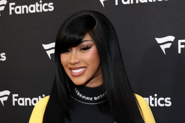 Cardi B Fires Back at Trump s Homeland Security After It Mocks Her for Slamming ICE: ’Why Y all Don t Wanna Talk About the Epstein Files? 