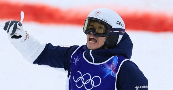 ＭＩＬＡＮＯ・ＣＯＲＴＩＮＡ２０２６：第7日　フリースタイルモーグル　男子　メダル左右した「4回転」　銅の堀島 | 毎日新聞