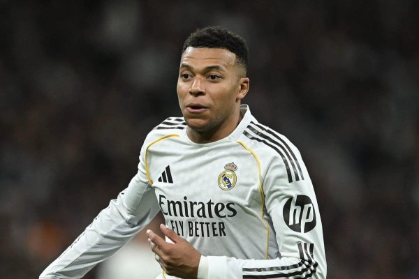 Real Madrid’s Kylian Mbappe available for Real Sociedad match despite knee discomfort