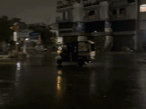 राजस्थान में आज 13 जिलों में बारिश-ओले गिरने का अलर्ट:  जयपुर में बादल गरजे-बिजली चमकी, हवा के साथ तेज बरसात, तापमान गिरा - Jaipur News