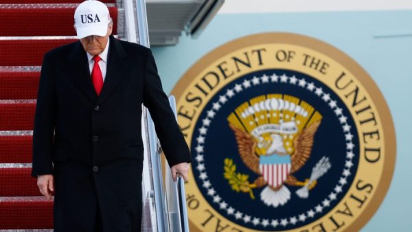 Air Force One jets to be repainted in Trump’s preferred colors