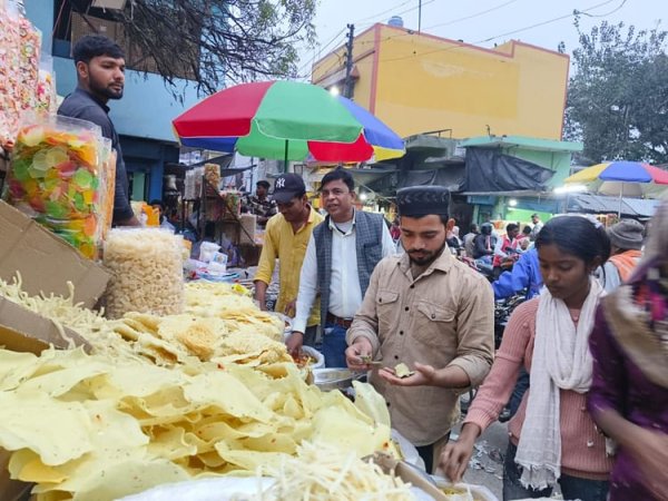 Budaun News: चांद के दीदार के साथ रमजान के मुबारक महीने का आगाज