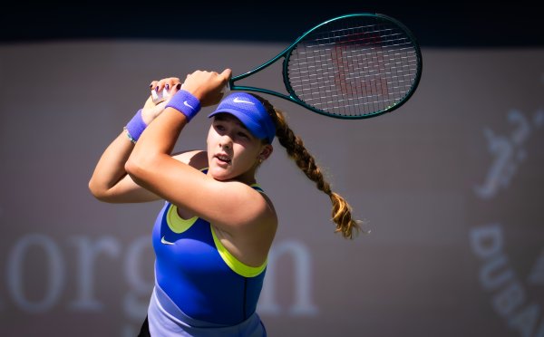 Andreeva holds off Cristian to open belated Dubai title defense