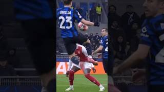 Defying gravity 👀