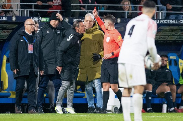 Girondins4Ever - L'entraineur des gardiens des Girondins, Wilfrid Rastoll, voit sa suspension être réduite