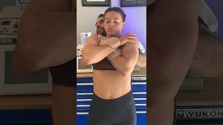 Boxing World Champ Sandy Ryan gets her back cracked ?!