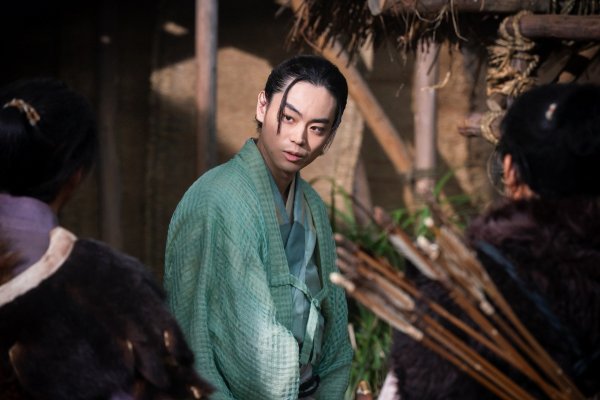 菅田将暉扮する名軍師・竹中半兵衛も登場間近？小栗旬の力量が際立つ、凄みのある織田信長像にも反響が集まった「豊臣兄弟！」の見せ場|ホミニス