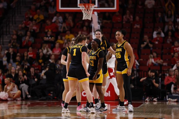 WBB Preview – Hawkeyes Host #6 Michigan for Senior Day