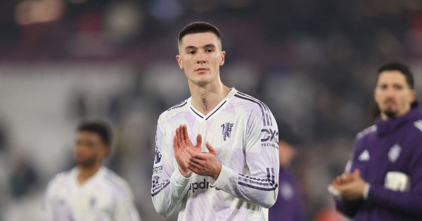 Why Benjamin Sesko isn’t starting for Man United vs Everton