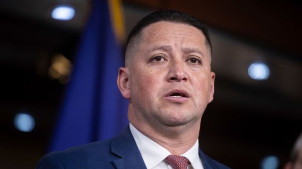 Speaker Johnson tells House Republican to address affair allegations but says he shouldn’t resign | CNN Politics