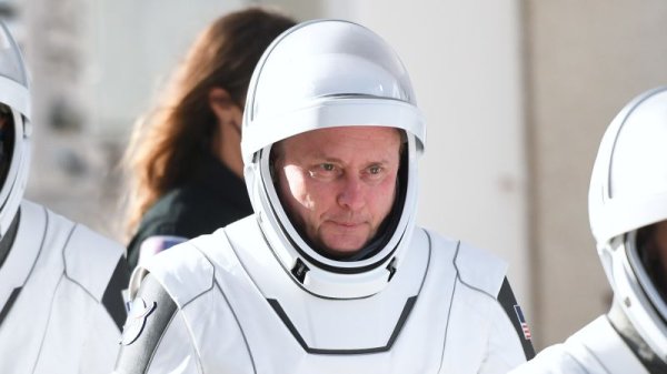 Astronaut Mike Fincke reveals it was his medical issue that led to unprecedented early mission end | CNN