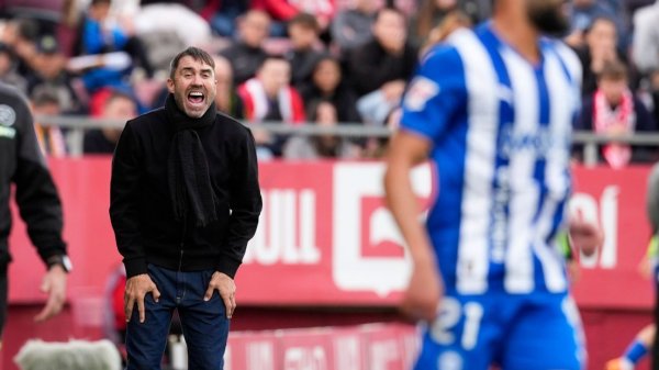 En medio de los rumores de salida de Coudet, Alavés visita a Levante por LaLiga