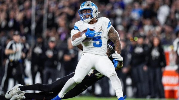 Texans acquiring veteran running back David Montgomery in trade with Lions