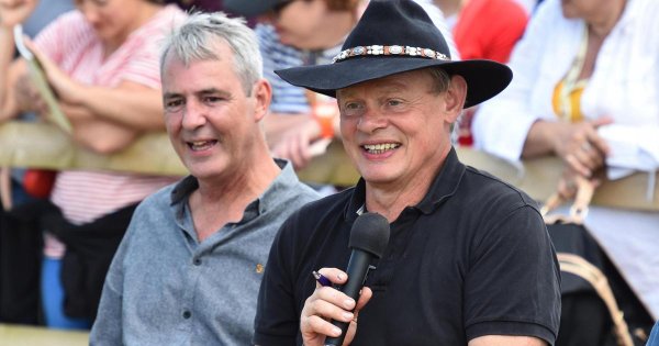 Martin Clunes' Men Behaving Badly co-star to join him at Buckham Fair