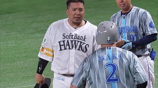 上沢からデッドボールを受ける牧、桑原に対し、ひたすら謝る山川(2025.6.14/PayPayドーム）