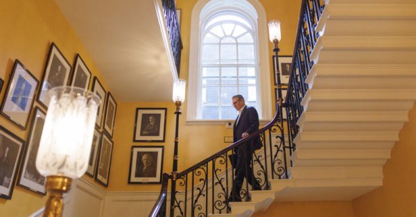 Starmer appoints two new ministers