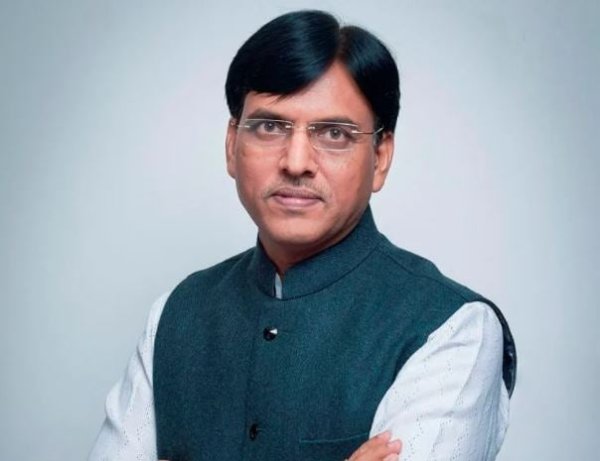 #BREAKING 
ଦେଶ ପାଇଲା ନୂଆ ସ୍ୱାସ୍ଥ୍ୟମନ୍ତ୍ରୀ । ମନସୁଖ ମାଣ୍ଡଭ୍...