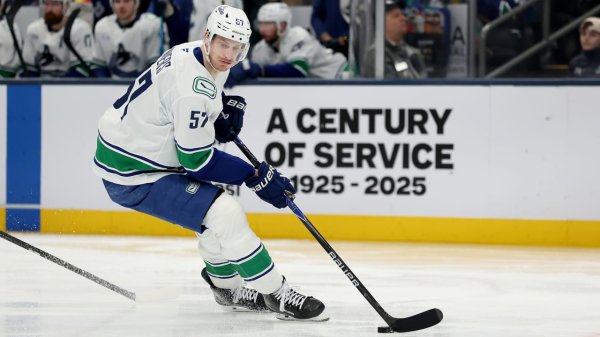 NHL Trade Buzz: Canucks hold out Myers for roster management purposes | NHL.com