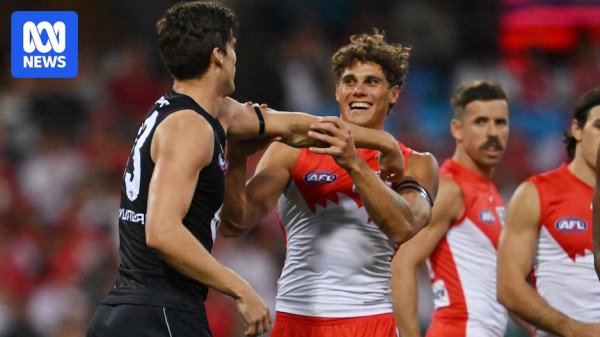 Live: Blues take lead into main break as Heeney cops brutal head knock