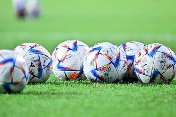 ｢ジャンレノかと思った｣元サッカー日本代表レジェンドがW杯優勝メンバーに遭遇！\"ノースロンドンダービー勃発”2ショットにファン興奮｢最初ドウェインジョンソンに見えたw｣