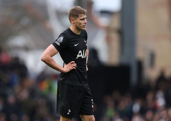 Micky van de Ven Rejects Spurs Contract Talks Amid Real Madrid & Barcelona Interest