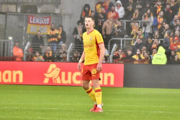 Pierre Sage sur Nidal Celik : « On est très content d’avoir un défenseur droitier supplémentaire » - Lensois.com