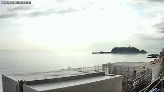 江ノ島ライブ配信！　鎌倉高校前駅付近から見える江ノ島・湘南の海を24時間ライブ配信でお届け！　H.View