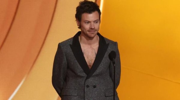 Harry Styles sparks theories about new album after lyrics leaked early