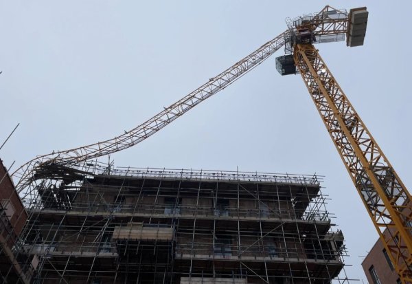 Probe launched after Falcon tower crane collapse