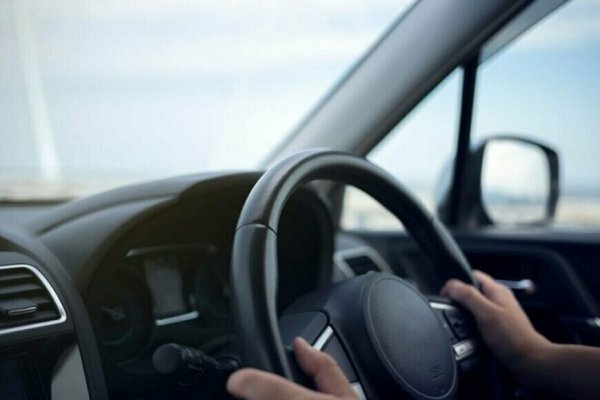 静岡県・足柄SAに停まっていた「トラック」に思わず二度見　荷台部分に設置された巨大オブジェに「ビビる…」（LIMO） - Yahoo!ニュース